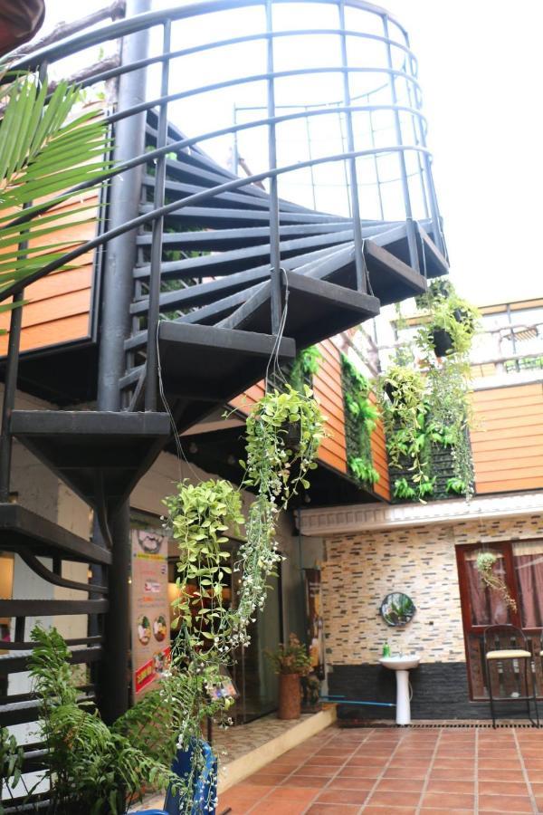 Mali Namphu Hotel Vientiane Buitenkant foto