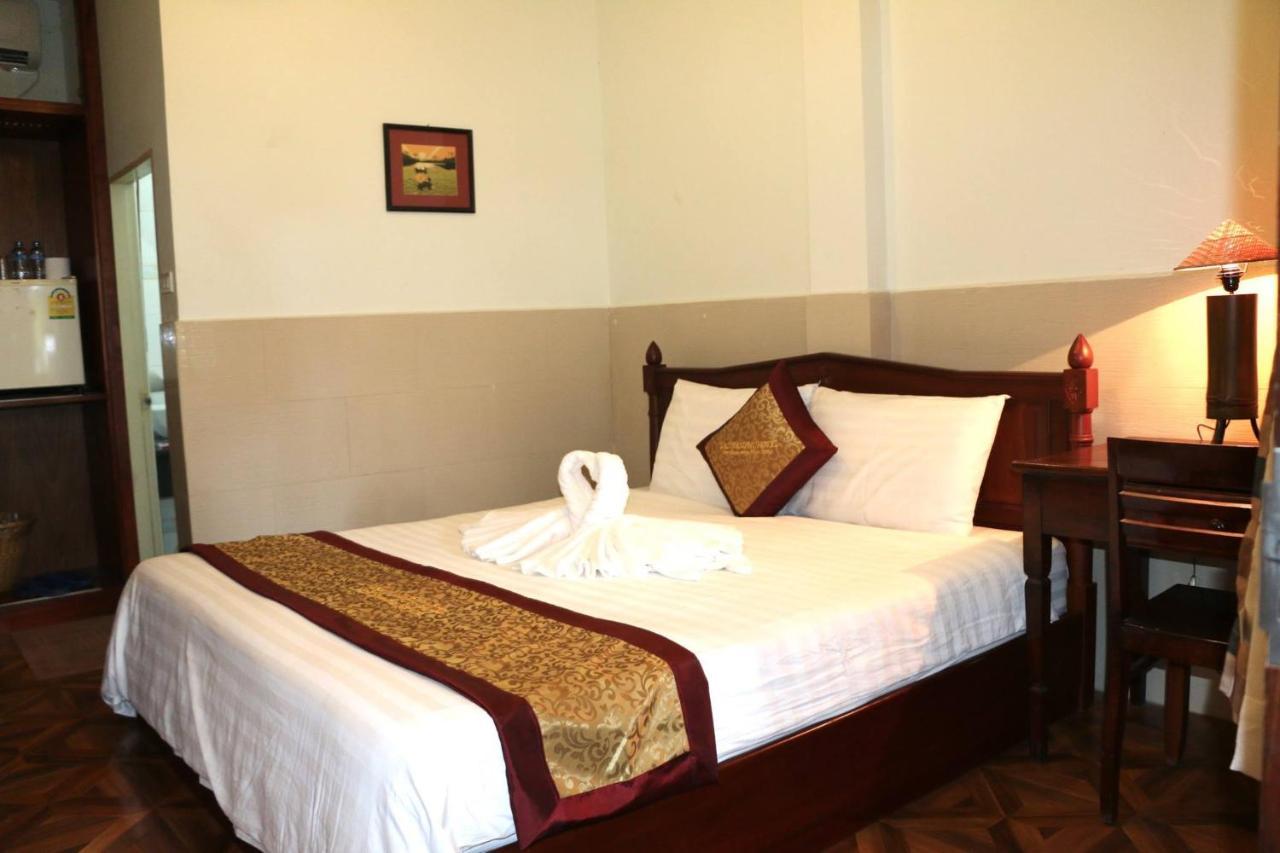 Mali Namphu Hotel Vientiane Buitenkant foto