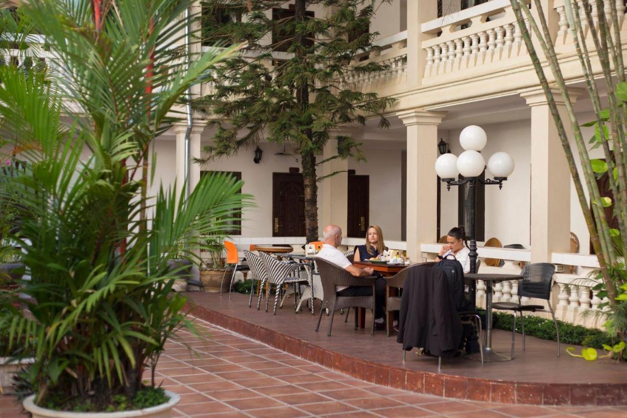 Mali Namphu Hotel Vientiane Buitenkant foto