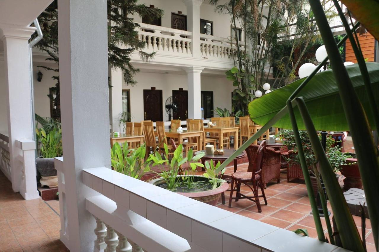 Mali Namphu Hotel Vientiane Buitenkant foto