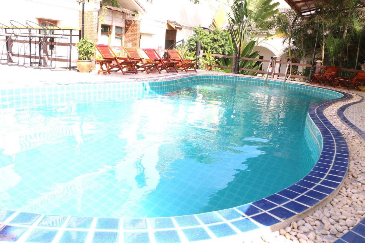 Mali Namphu Hotel Vientiane Buitenkant foto