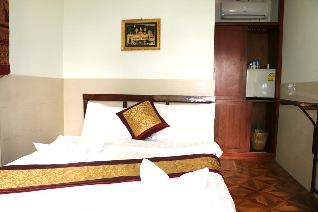 Mali Namphu Hotel Vientiane Buitenkant foto