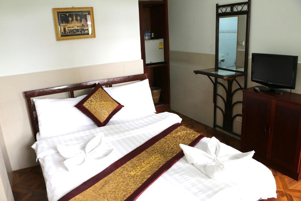 Mali Namphu Hotel Vientiane Buitenkant foto