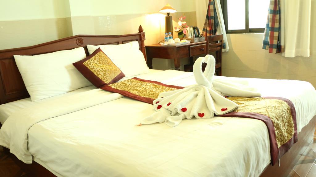 Mali Namphu Hotel Vientiane Buitenkant foto