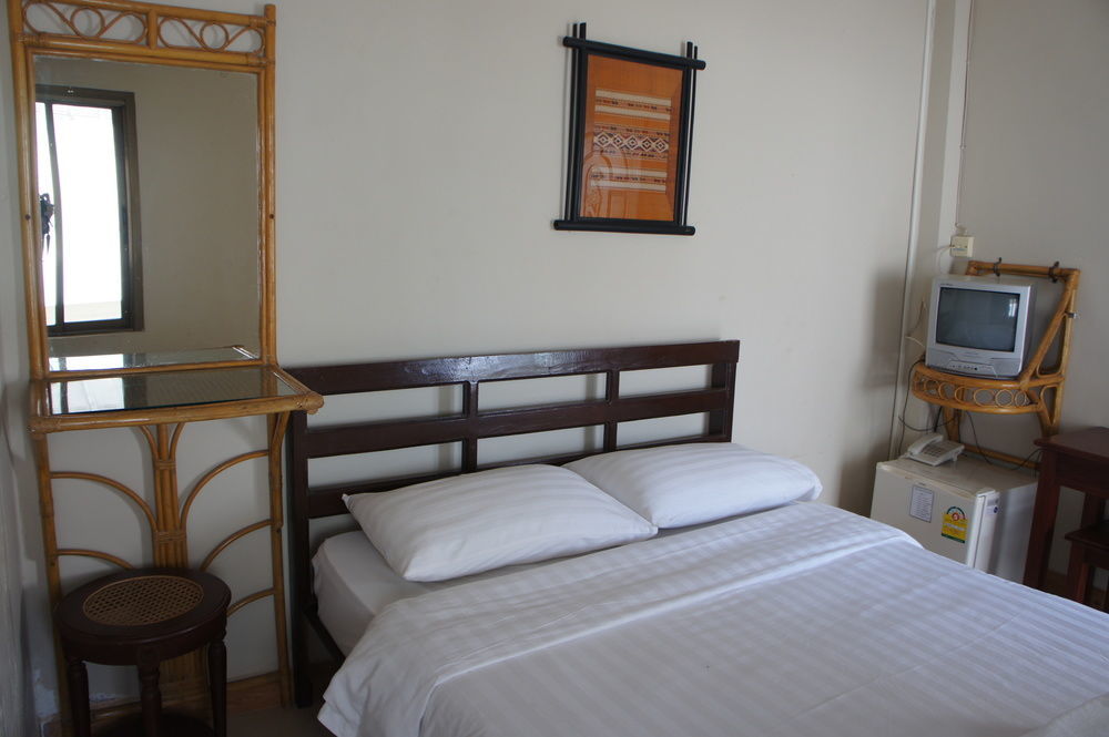 Mali Namphu Hotel Vientiane Buitenkant foto