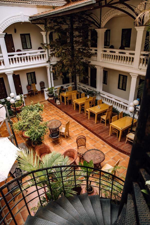 Mali Namphu Hotel Vientiane Buitenkant foto